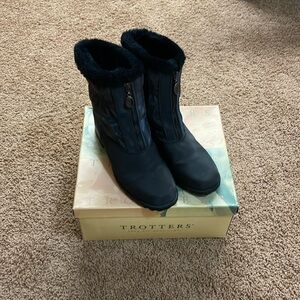 Trotters Brady boots with box 9.5 M